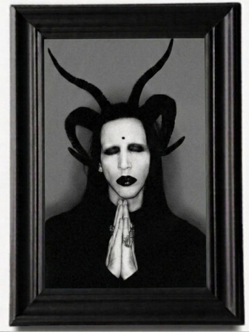 Marilyn Manson Make Up Metal Gothic Rock Alternative punk edgy Goth 90s retro